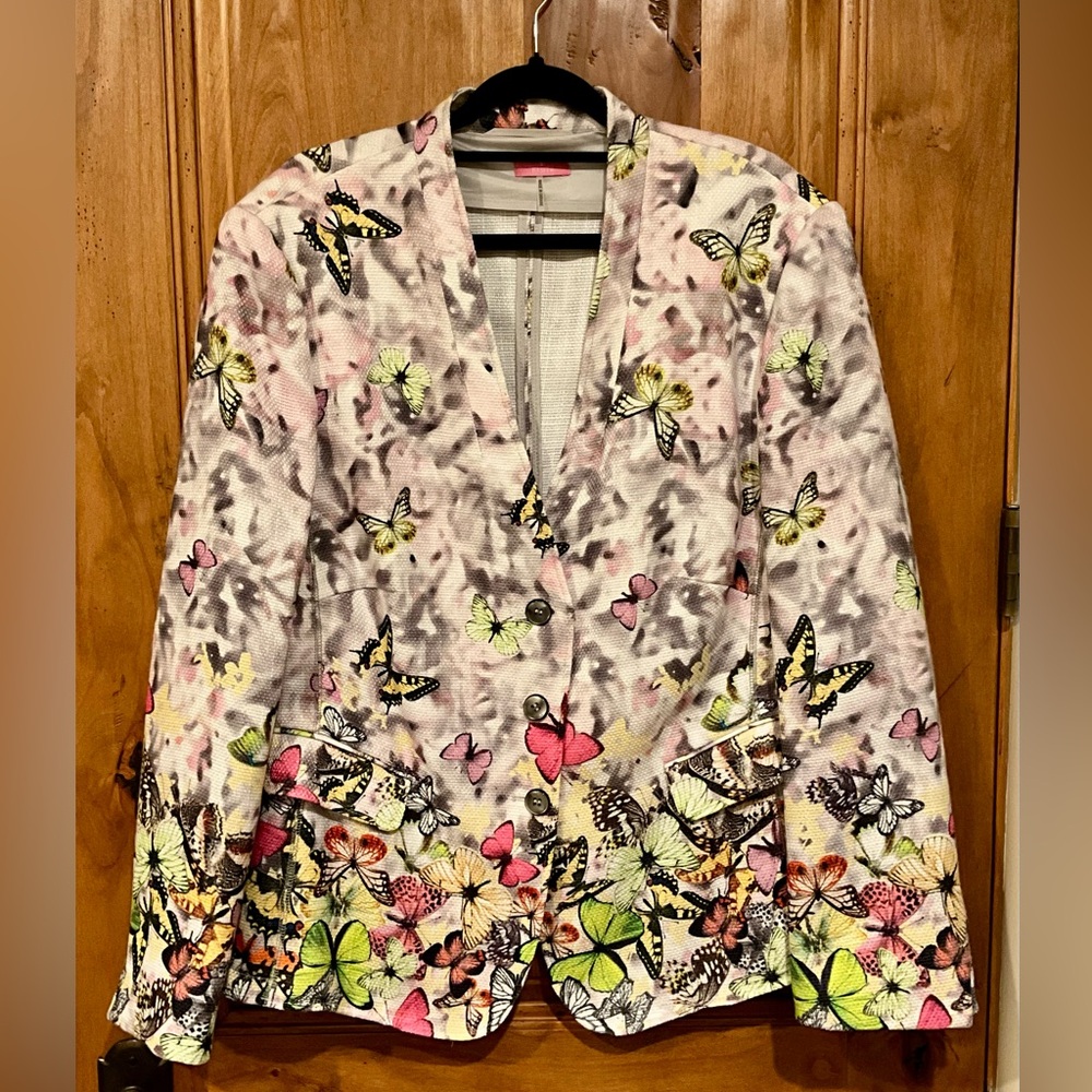 Gorgeous Basler Brand Multicolor Butterfly Print Blazer